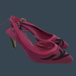 ASHRO- WOMEN'S PURPLE POINTED TOE STRAPPY ANKLE BUCKLE CLOSURE 2" HEEL SIZE 9
